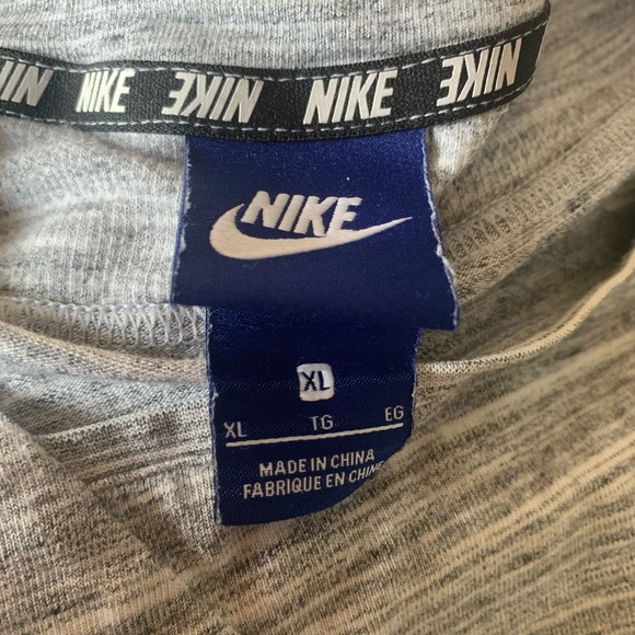 Nike Gray Blouse Women’s Sz XL - Picture 11 of 12